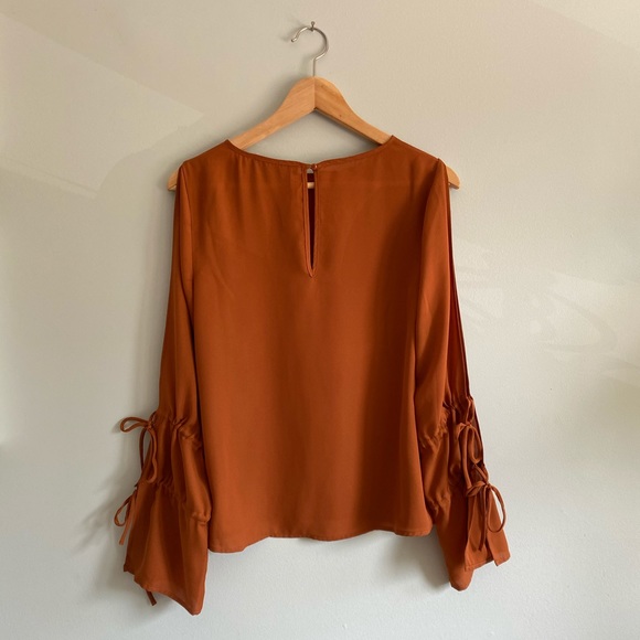 Forever 21 slit sleeve top - Picture 2 of 6